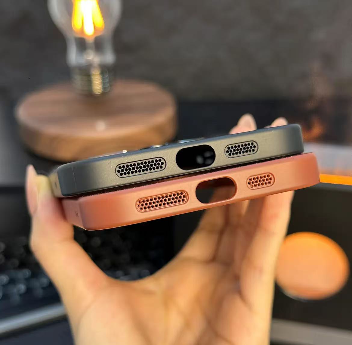 スマホケース  大ウィンドウ & スタンド付き プレミアムマグネットスマホケース  耐衝撃・防振性能に優れ、高級感あふれるスマホケースで、iPhone 11~17 に対応