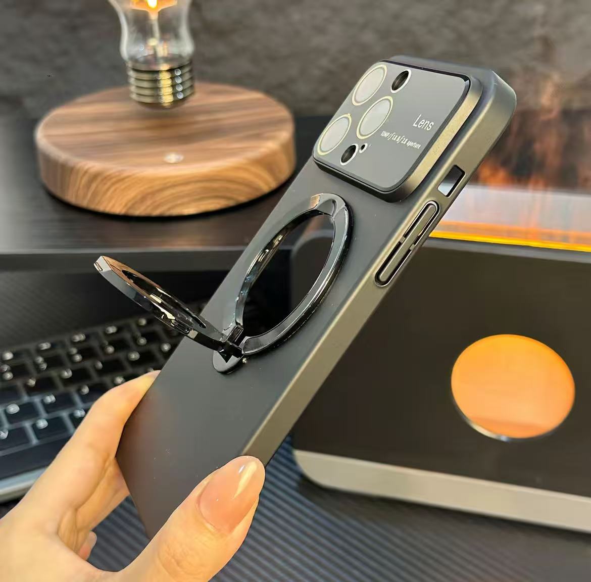 スマホケース  大ウィンドウ & スタンド付き プレミアムマグネットスマホケース  耐衝撃・防振性能に優れ、高級感あふれるスマホケースで、iPhone 11~17 に対応