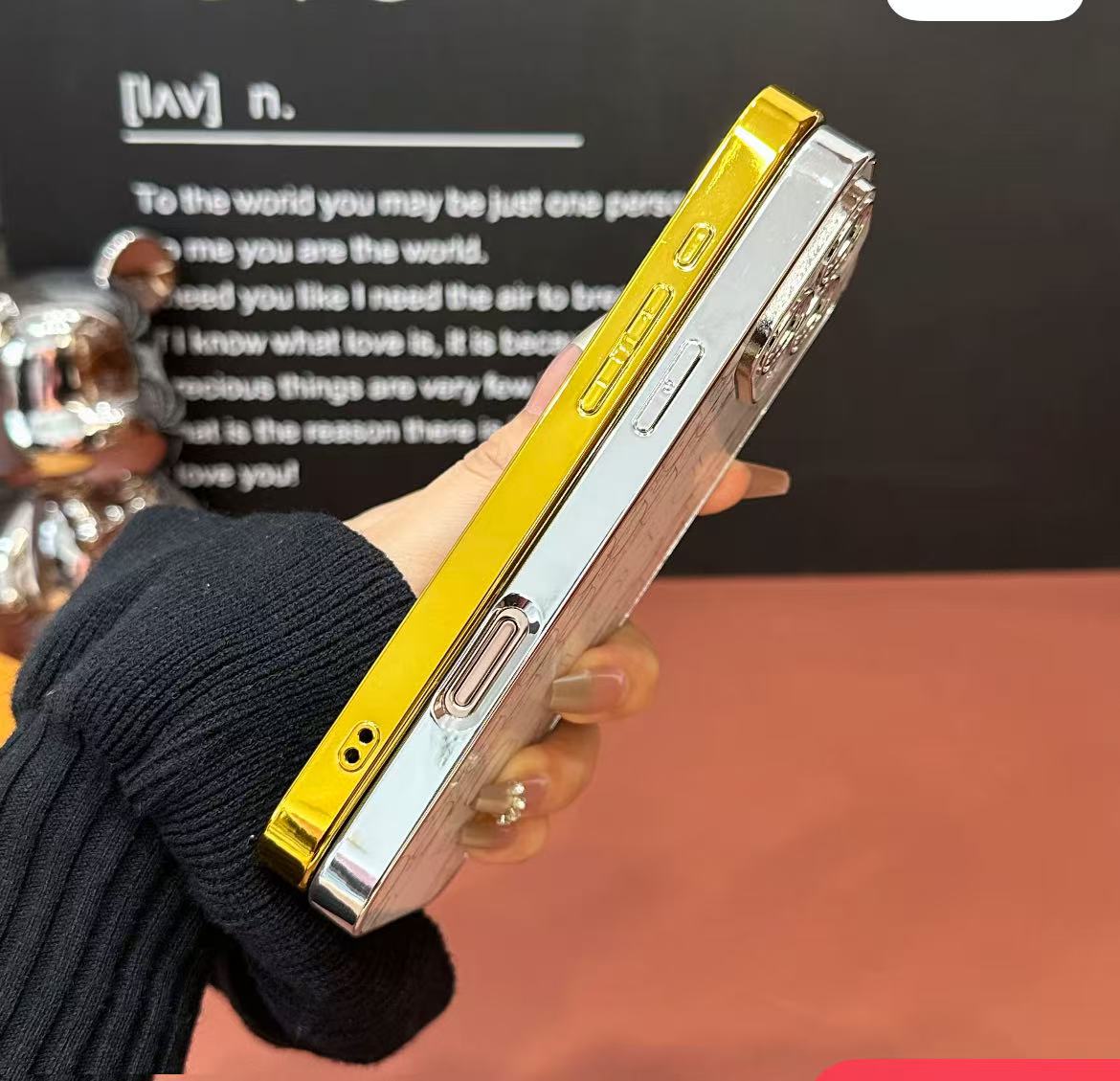 スマホケース  高級感  ダブルDi**  耐衝撃・防振性能に優れ、高級感あふれるスマホケースで、iPhone12~16に対応