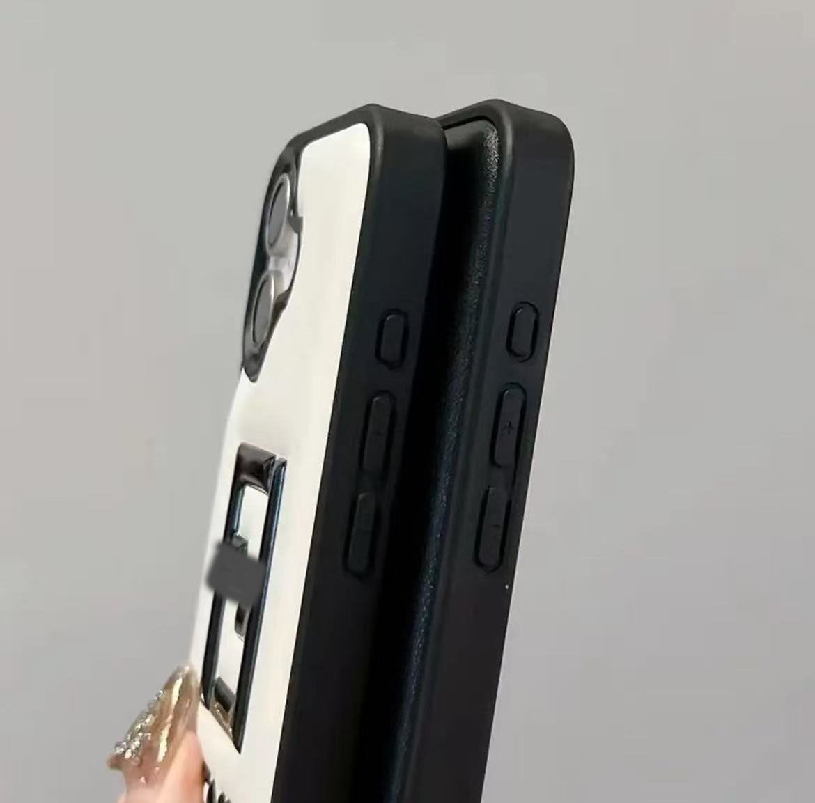 スマホケース  高級感プリーツ加工  ダブルF  耐衝撃・防振性能に優れ、高級感あふれるスマホケースで、iPhone13~17 に対応