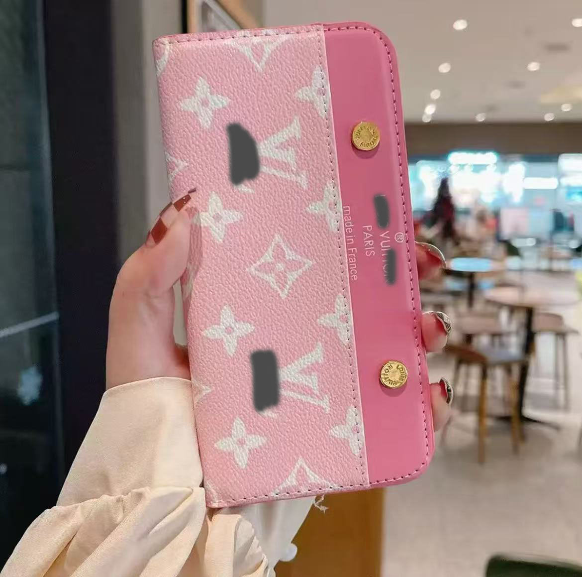 スマホケース  高級感手帳型スマホケース  ダブルV  耐衝撃・防振性能に優れ、高級感あふれるスマホケースで、iPhone12~17 に対応