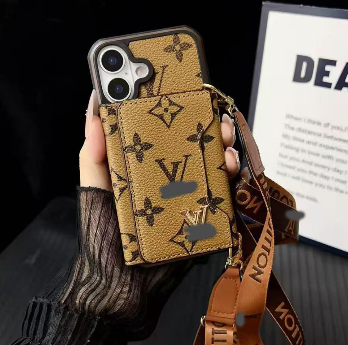 スマホケース  高級感カードホルダー付き・ストラップ付き  ダブルV  耐衝撃・防振性能に優れ、高級感あふれるスマホケースで、iPhone12~17 に対応