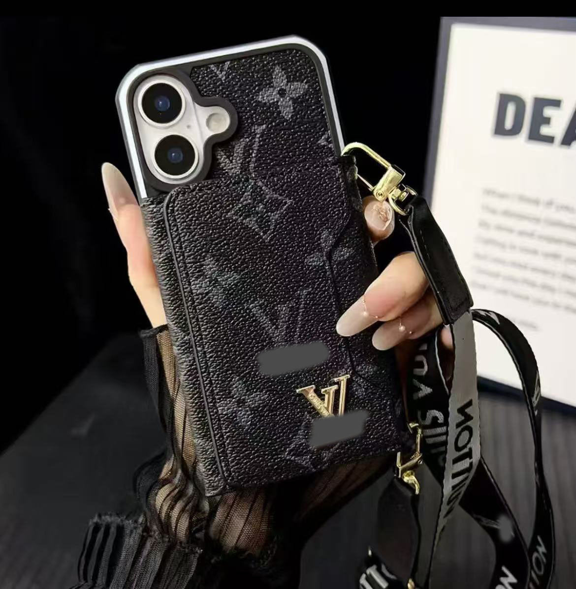 スマホケース  高級感カードホルダー付き・ストラップ付き  ダブルV  耐衝撃・防振性能に優れ、高級感あふれるスマホケースで、iPhone12~17 に対応