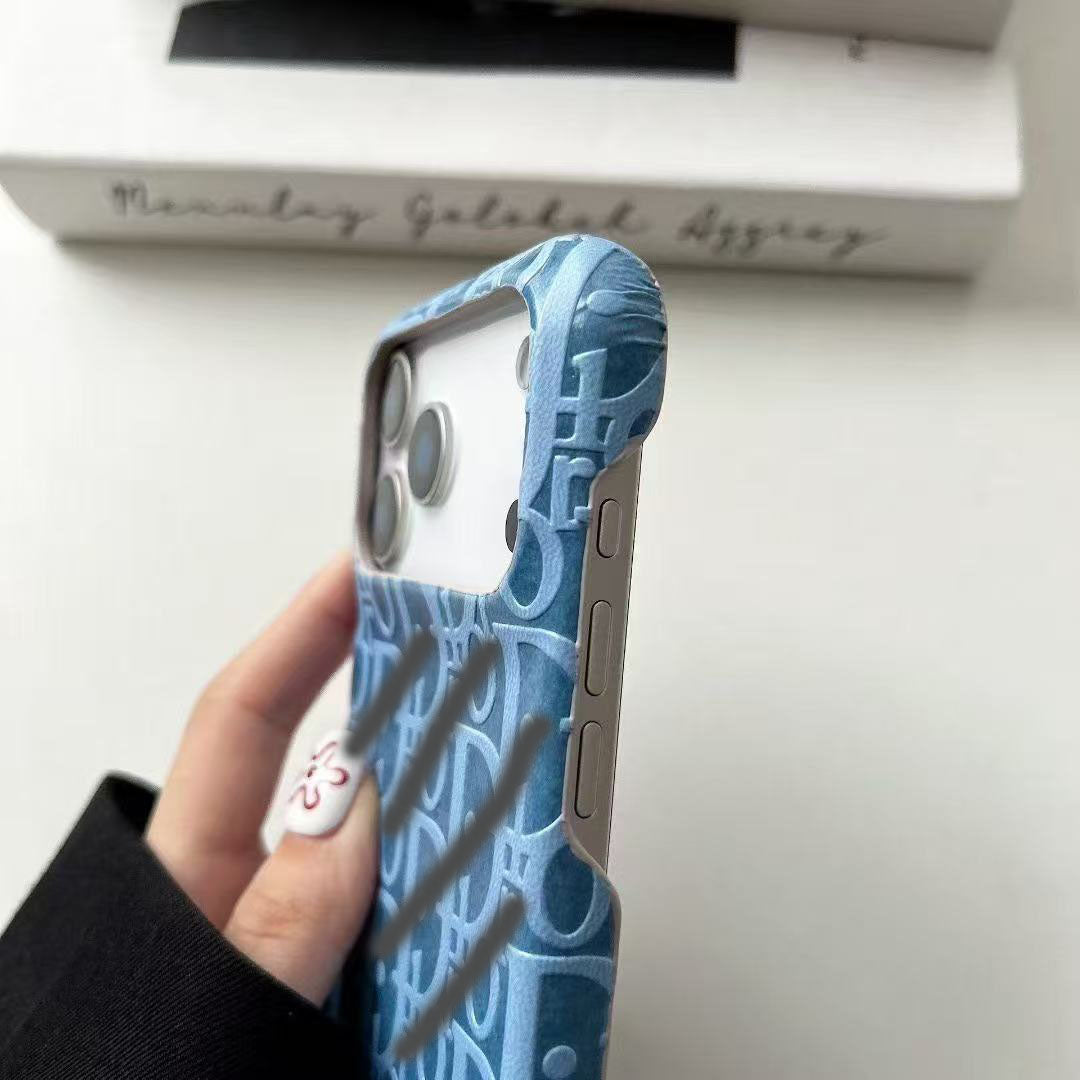 スマホケース 高級感 Di** 耐衝撃・防振性能に優れ、高級感あふれるスマホケースで、iPhone13~17 に対応