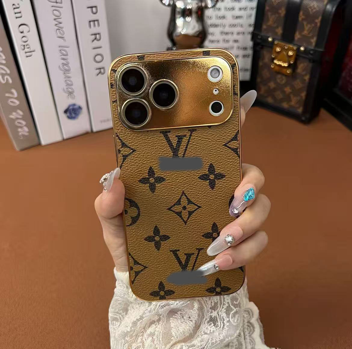 スマホケース  高級感  ダブルV  耐衝撃・防振性能に優れ、高級感あふれるスマホケースで、iPhone12~17 に対応