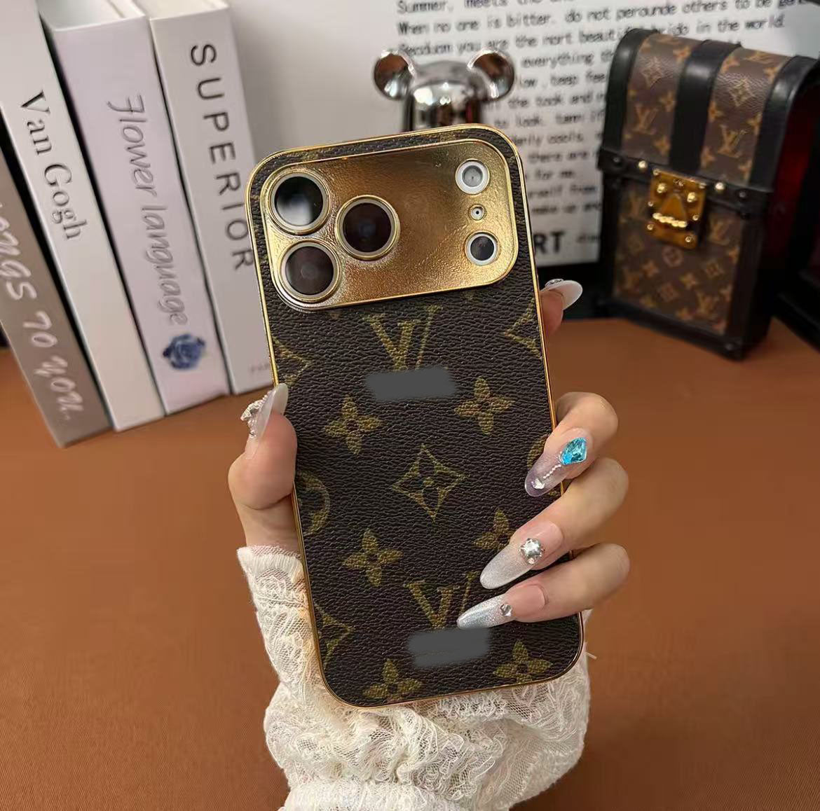 スマホケース  高級感  ダブルV  耐衝撃・防振性能に優れ、高級感あふれるスマホケースで、iPhone12~17 に対応