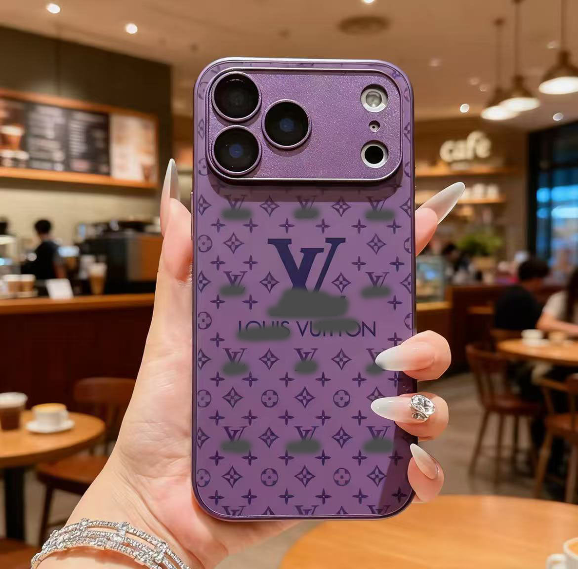 スマホケース  高級感強化ガラススマホケース   ダブルV    耐衝撃・防振性能に優れ、高級感あふれるスマホケースで、iPhone12~17 に対応