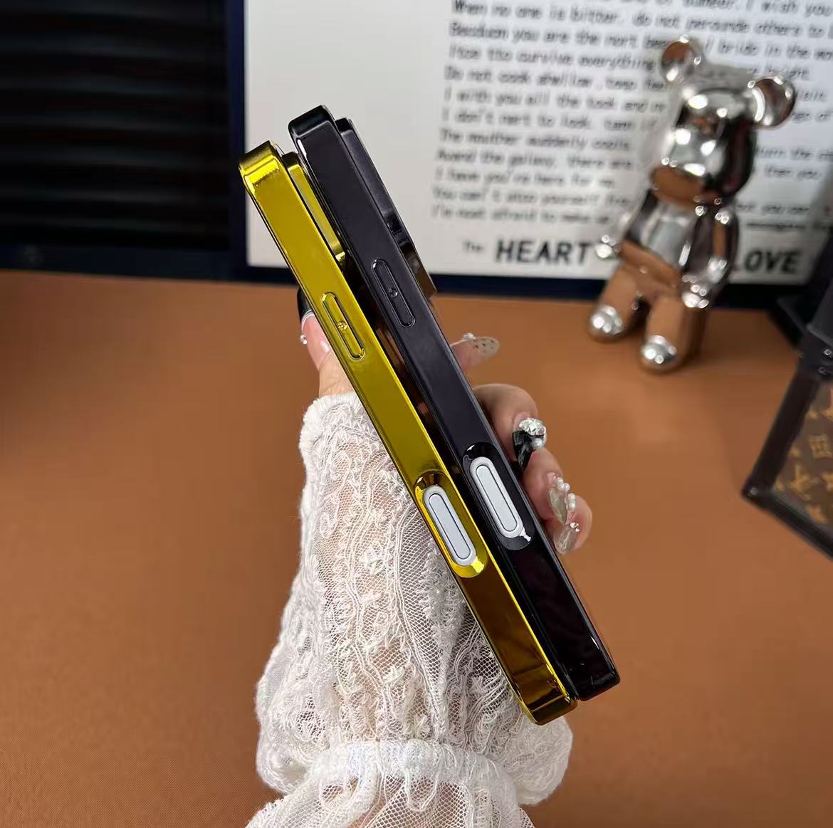 スマホケース  高級感メッキスマホケース   ダブルV    耐衝撃・防振性能に優れ、高級感あふれるスマホケースで、iPhone13~17 に対応