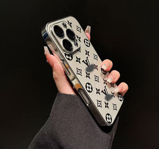 スマホケース  高級感皮革製スマホケース   ダブルV    耐衝撃・防振性能に優れ、高級感あふれるスマホケースで、iPhone13~17 に対応