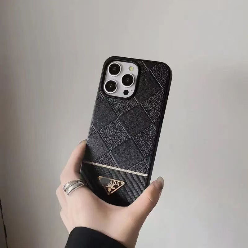 スマホケース  高級感編み目柄スマホケース   ダブルPRA**    耐衝撃・防振性能に優れ、高級感あふれるスマホケースで、iPhone12~17 に対応