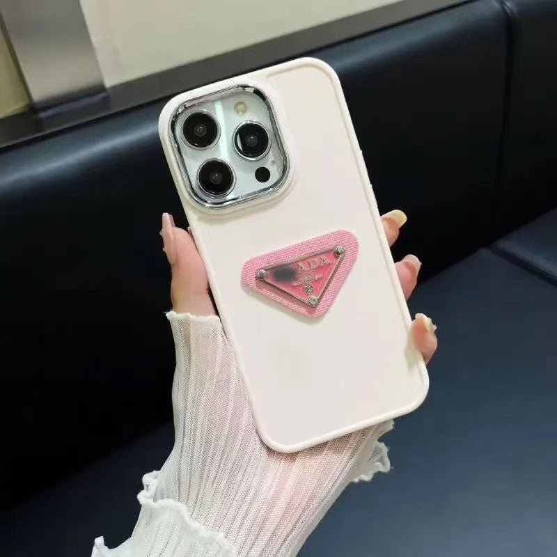 スマホケース  高級感シリコン製スマホケース   ダブルPRA**    耐衝撃・防振性能に優れ、高級感あふれるスマホケースで、iPhone12~17 に対応