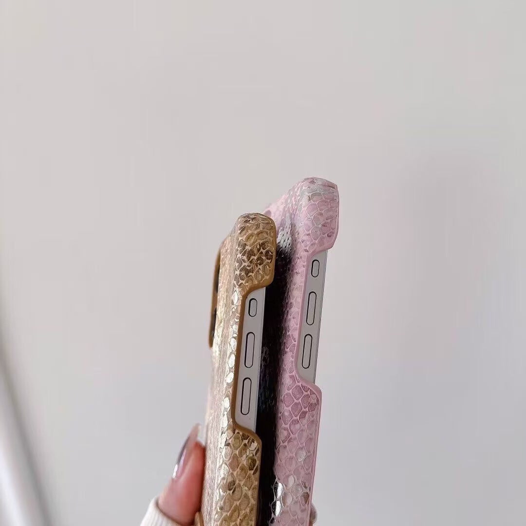 スマホケース  高級感アクリル製スマホケース   ダブルV    耐衝撃・防振性能に優れ、高級感あふれるスマホケースで、iPhone12~17 に対応