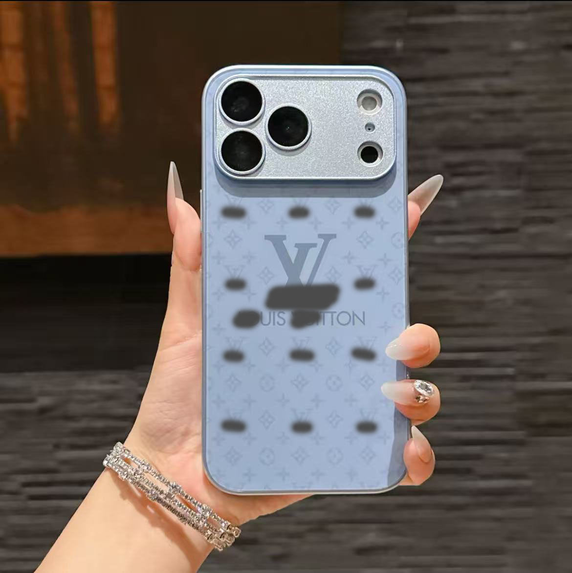 スマホケース ガラス質感 ダブルV レンズ保護付き 耐衝撃・防振性能に優れ、高級感あふれるスマホケースで、iPhone12~17 に対応