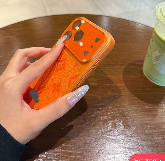 スマホケース  高級感レンズ保護付きスマホケース  ダブルV    耐衝撃・防振性能に優れ、高級感あふれるスマホケースで、iPhone13~17 に対応