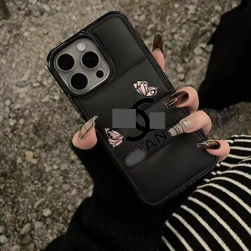 スマホケース 高級感ダウンジャケット風スマホケース ダブルC 耐衝撃・防振性能に優れ、高級感あふれるスマホケースで、iPhone12~17 に対応