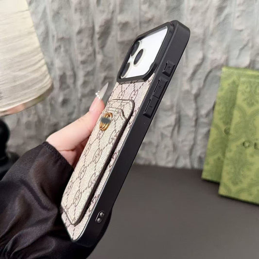 スマホケース 高級感カードポケット付き ダブルG 耐衝撃・防振性能に優れ、高級感あふれるスマホケースで、 iPhone13~17 に対応