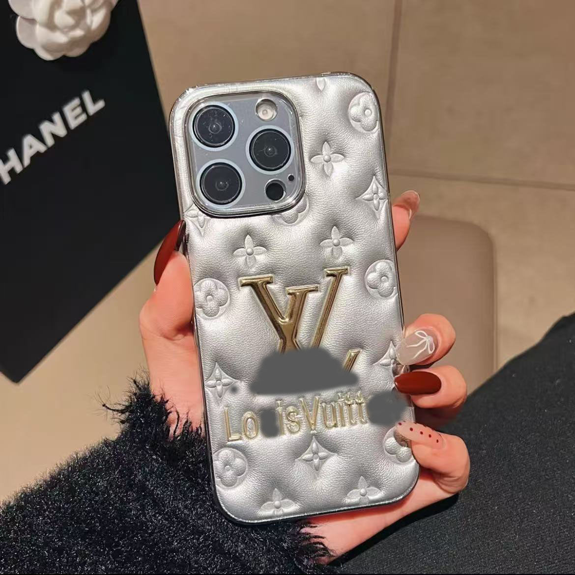 スマホケース 高級感星空 ダブルV 全5色 耐衝撃・防振性能に優れ、高級感あふれるスマホケースで、iPhone12~16 に対応