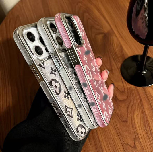 スマホケース 高級感レーザー光沢感スマホケース ダブルV 耐衝撃・防振性能に優れ、高級感あふれるスマホケースで、iPhone13~17 に対応