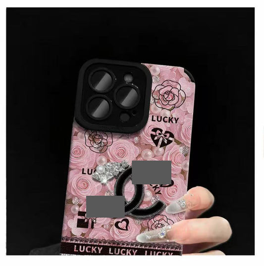 スマホケース 高級感ブレスレットを付き ダブルC 耐衝撃・防振性能に優れ、高級感あふれるスマホケースで、iPhone11~17 に対応