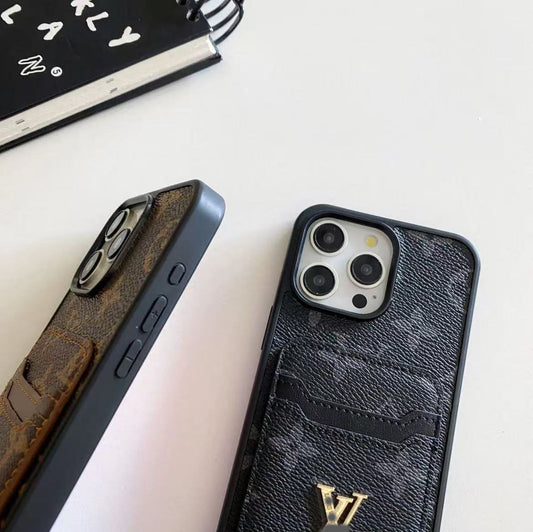 スマホケース 高級感カードポケット付きスマホケース ダブルV 耐衝撃・防振性能に優れ、高級感あふれるスマホケースで、iPhone12~16 に対応