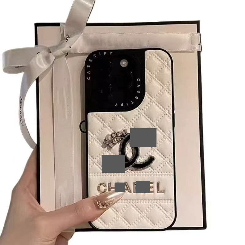 スマホケース 高級感ダブルC 耐衝撃・防振性能に優れ、高級感あふれるスマホケースで、iPhone12~17 に対応