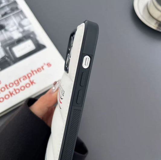 スマホケース 高級感ダウンジャケット風 スマホケース ダブルB 耐衝撃・防振性能に優れ、高級感あふれるスマホケースで、iPhone12~17 に対応