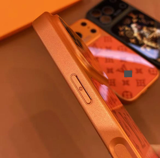 スマホケース 高級感リキッドシリコン+アクリル スマホケース ダブルV 耐衝撃・防振性能に優れ、高級感あふれるスマホケースで、iPhone14~17 に対応