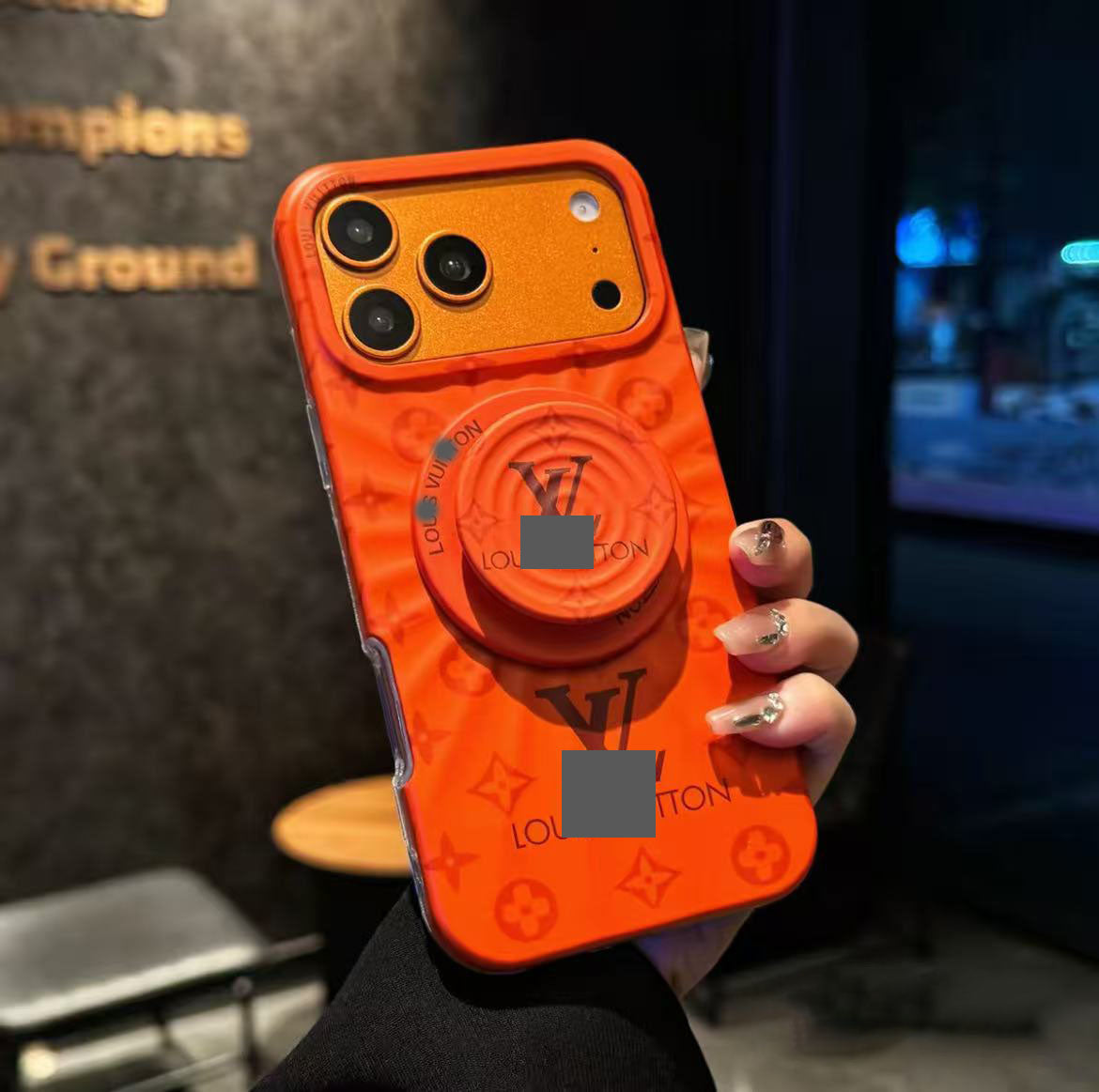 スマホケース 高級感マグネット式スマホケース マグネットスタンド付き ダブルV 耐衝撃・防振性能に優れ、高級感あふれるスマホケースで、iPhone14~17 に対応