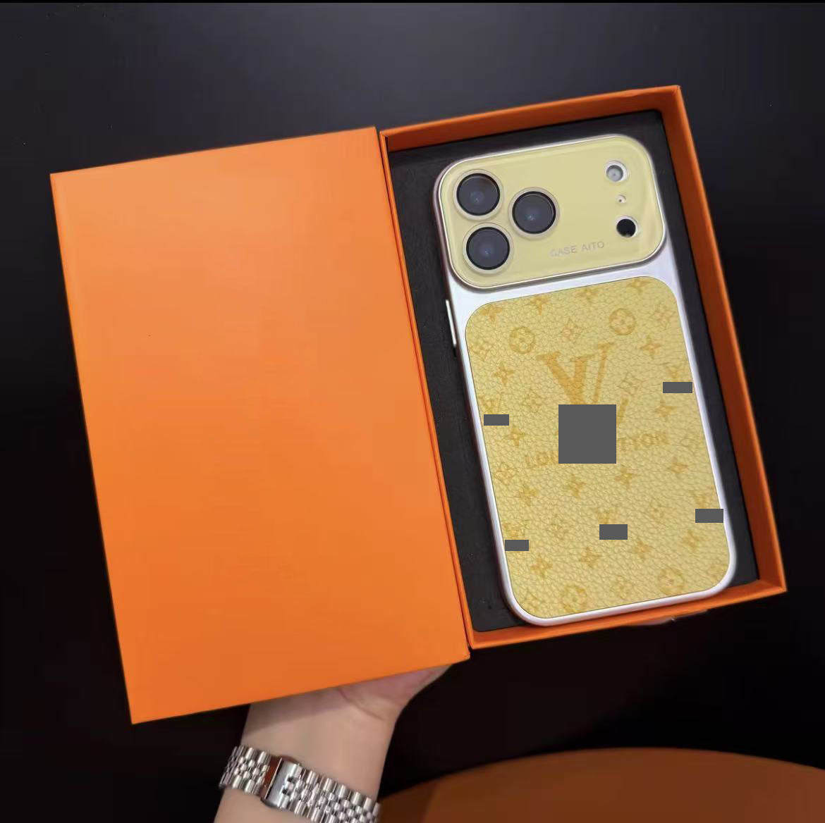 #24 スマホケース 高級感 耐衝撃・防振性能に優れ、iPhone14~17 に対応