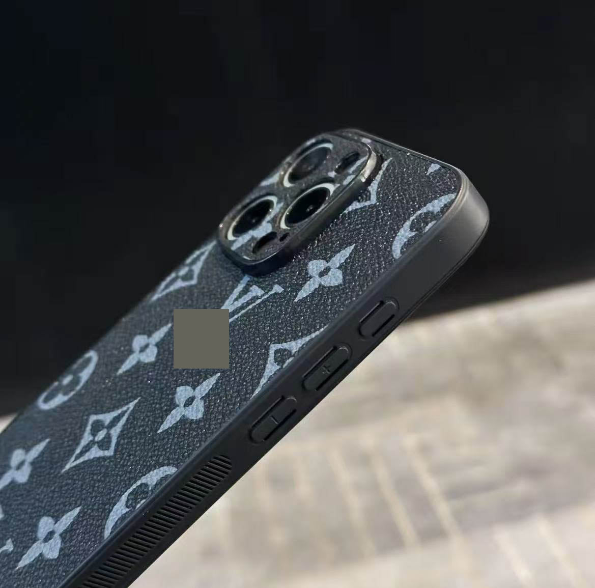 #68 スマホケース 耐衝撃・防振性能に優れ、iPhoneに対応