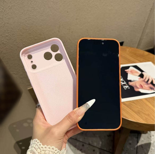 #82 スマホケース 耐衝撃・防振性能に優れ、iPhone15-17 に対応
