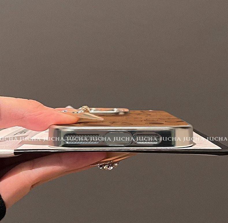 ドラえもん  デザイン 、耐衝撃・防振性能に優れ、高級感あふれる紐付きスマホケースで、iPhone に対応