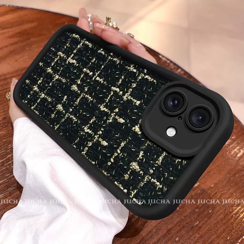 シャネル風のニット素材 高級感あふれる 全面カバー式 スマホケース iPhone に対応