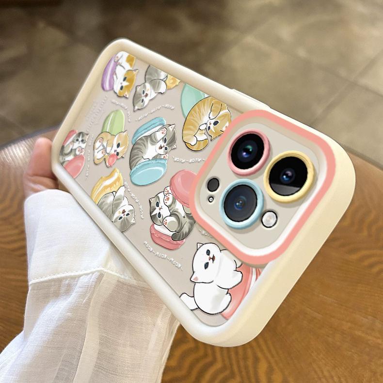 Macaron-colored kitten design. Made of silicone, it is shock-resistant and luxurious. Compatible with iPhone.