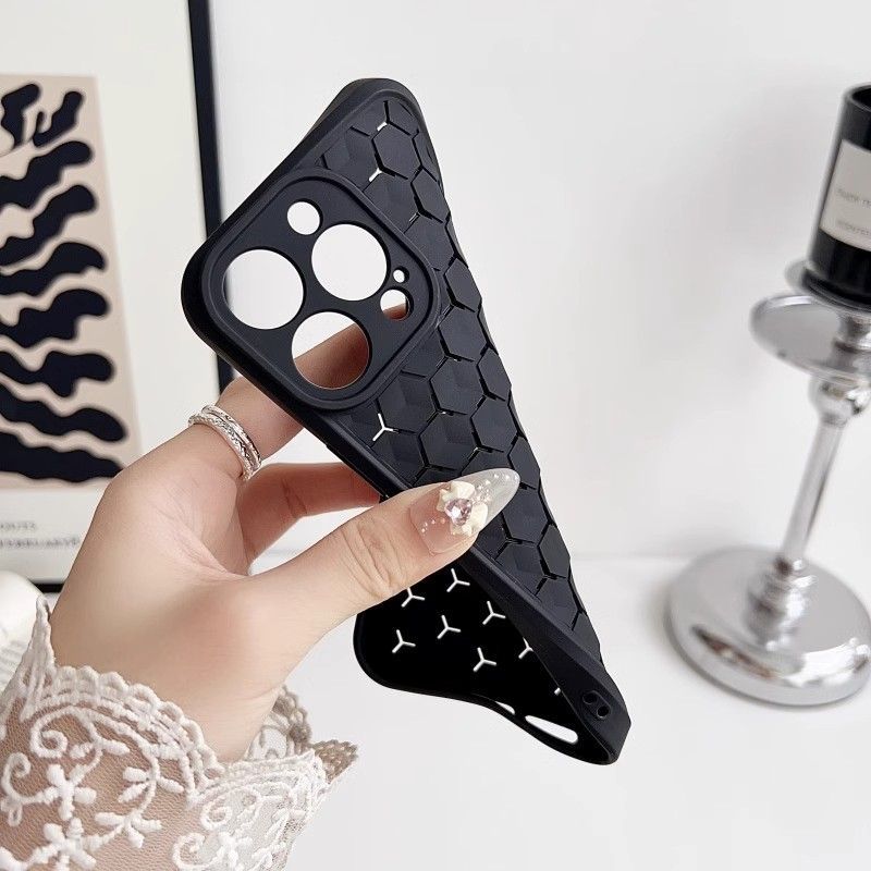 スマホケース  秋葉原のテクノロジーと快適性が融合した、  耐衝撃・防振性能に優れ、高級感あふれるスマホケースで、iPhone に対応