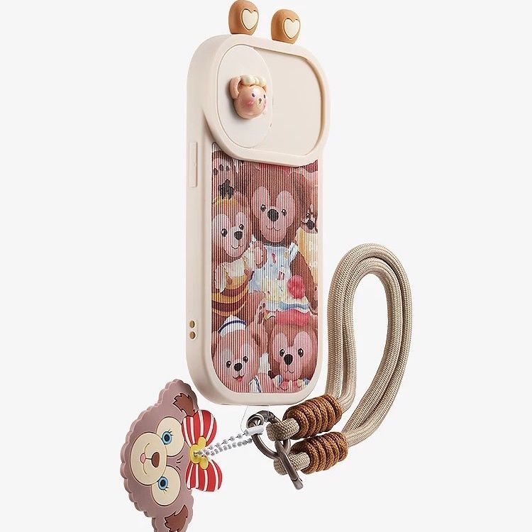 スマホケース  煌めく立体ボールヘアと大きなボールジュを特徴とするハローキティが、あなたのスマホを可愛らしく彩ります!  耐衝撃・防振性能に優れ、高級感あふれるスマホケースで、iPhone に対応