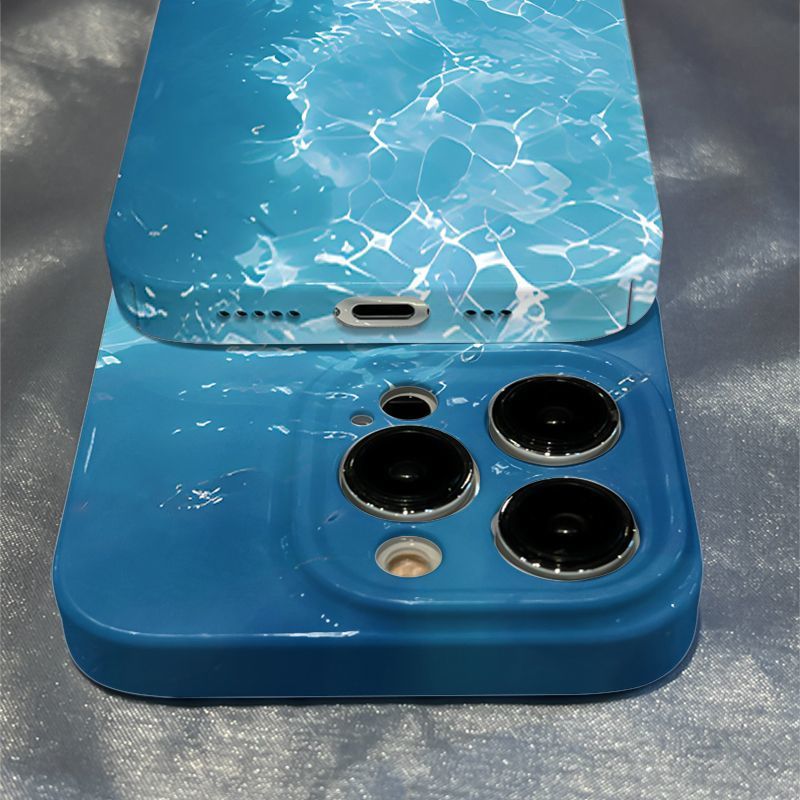 スマホケース  夏のドラえもんテーマのスマホケース、  耐衝撃・防振性能に優れ、高級感あふれるスマホケースで、iPhone に対応