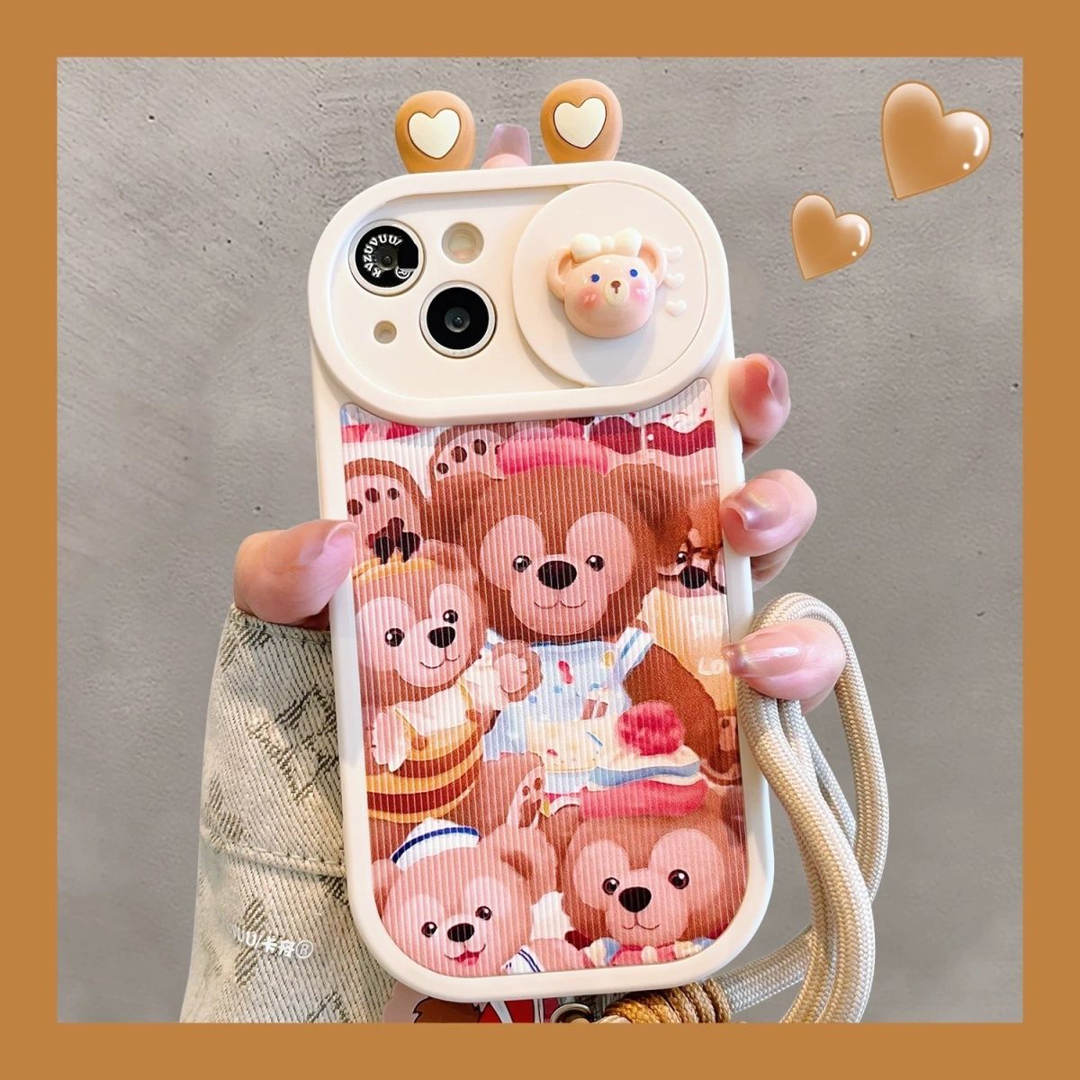 スマホケース  煌めく立体ボールヘアと大きなボールジュを特徴とするハローキティが、あなたのスマホを可愛らしく彩ります!  耐衝撃・防振性能に優れ、高級感あふれるスマホケースで、iPhone に対応