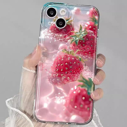 スマホケース  透明感溢れる水中に、艶やかなストロベリーテーマ、  耐衝撃・防振性能に優れ、高級感あふれるスマホケースで、iPhone に対応