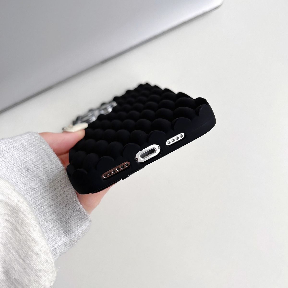 スマホケース  秋葉原のテクノロジーと美学が融合した、全6色  高性能なスマホケースです  耐衝撃・防振性能に優れ、高級感あふれるスマホケースで、iPhone に対応