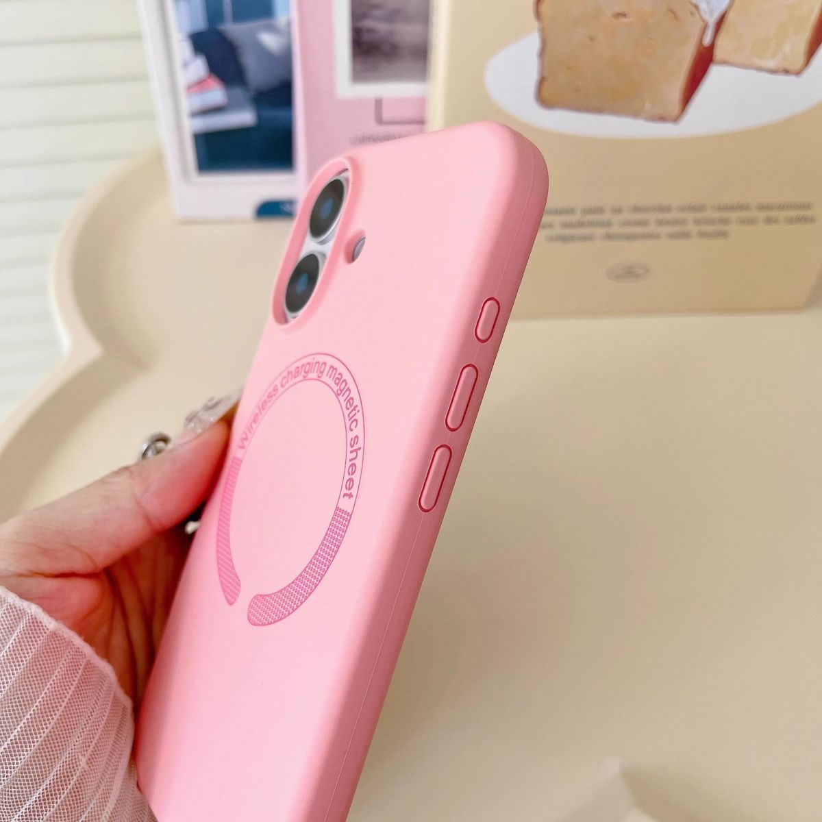 スマホケース  秋葉原のカジュアルでテクノロジーな雰囲気を反映した、全9色  耐衝撃・防振性能に優れ、高級感あふれるスマホケースで、iPhone に対応