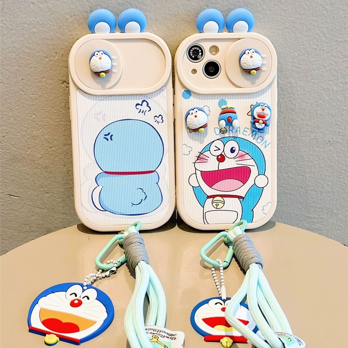 スマホケース ドラえもんをモチーフとした 高級感あふれる 紐付き スマホケース iPhone に対応
