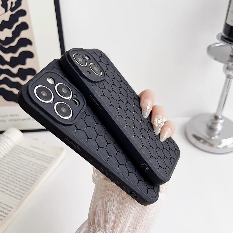 スマホケース  秋葉原のテクノロジーと快適性が融合した、  耐衝撃・防振性能に優れ、高級感あふれるスマホケースで、iPhone に対応