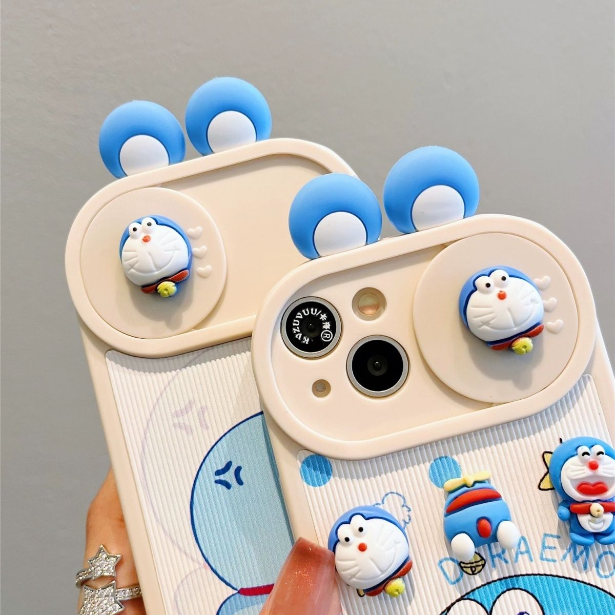 スマホケース ドラえもんをモチーフとした 高級感あふれる 紐付き スマホケース iPhone に対応