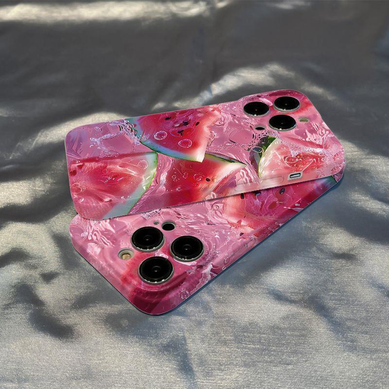 スマホケース  一口食べたくなるスイカがスマホを包み込む!、  耐衝撃・防振性能に優れ、高級感あふれるスマホケースで、iPhone に対応