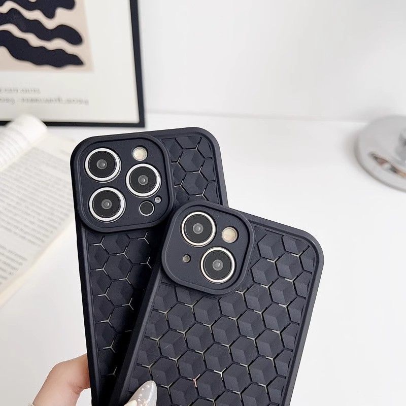 スマホケース  秋葉原のテクノロジーと快適性が融合した、  耐衝撃・防振性能に優れ、高級感あふれるスマホケースで、iPhone に対応