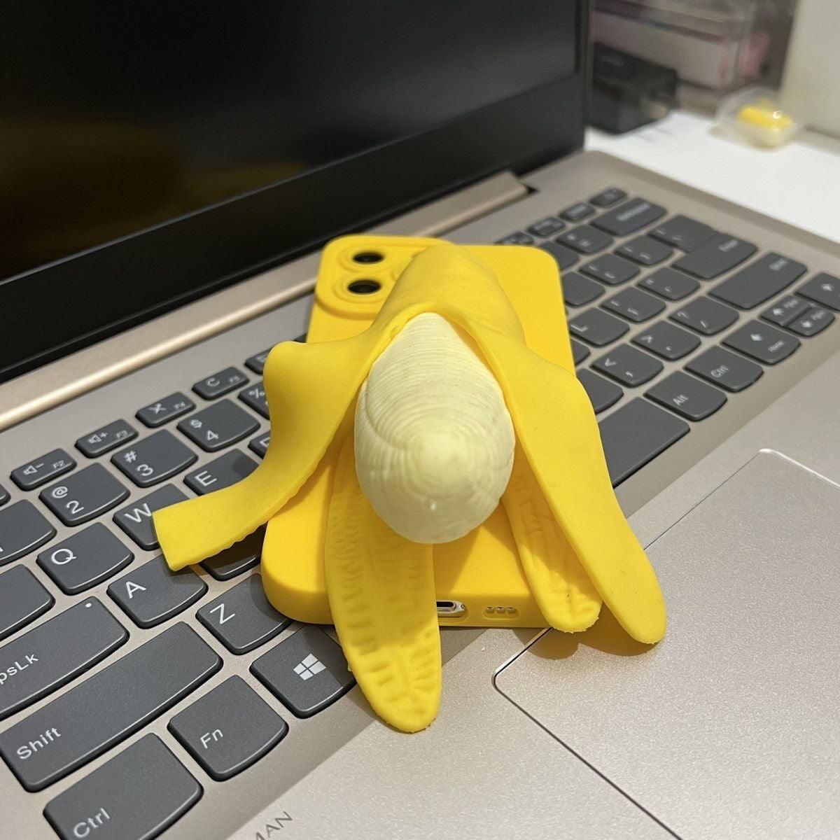 スマホケース  ユニークなスマホケース  おもしろい 、耐衝撃・防振性能に優れ、高級感あふれるスマホケースで、iPhone に対応