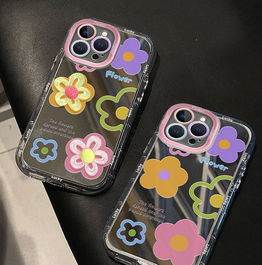 A refreshing small floral design, excellent shock and vibration resistance, and a luxurious bracelet decoration smartphone case compatible with iPhone