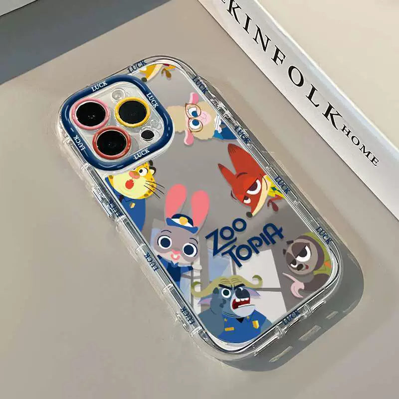 "Animal Forest" design theme A high-quality smartphone case made of silicone with high shock resistance, compatible with iPhone