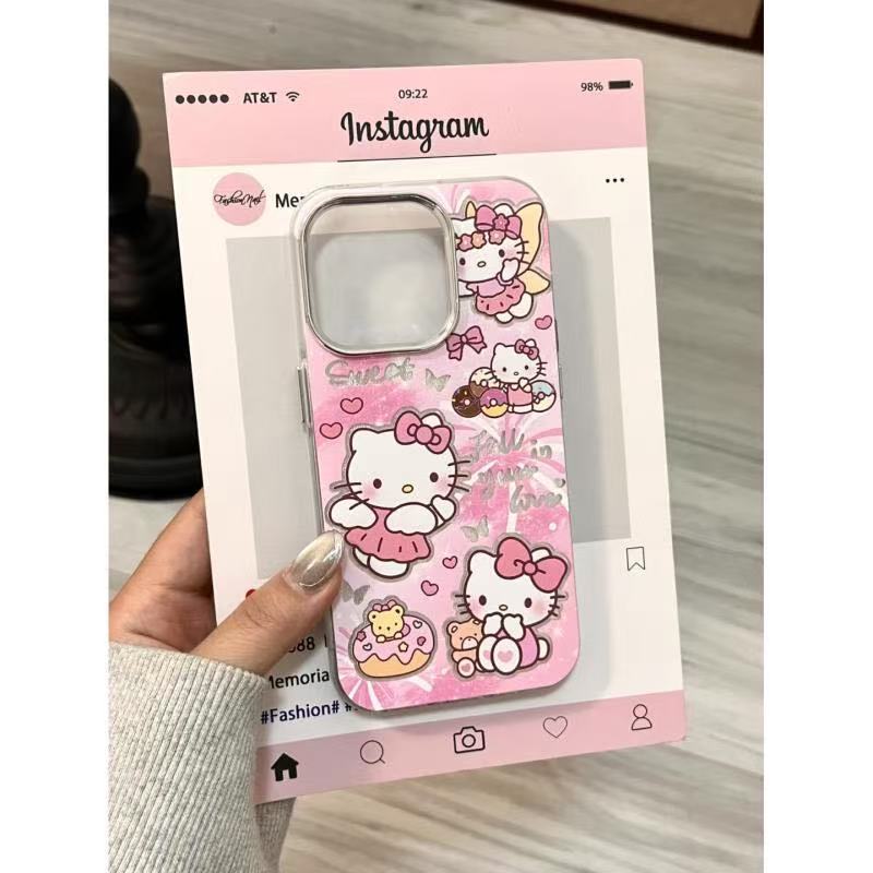 スマホケース  ハローキティが華やかな花火を抱えて笑顔でお出迎え！、  耐衝撃・防振性能に優れ、高級感あふれるスマホケースで、iPhone に対応
